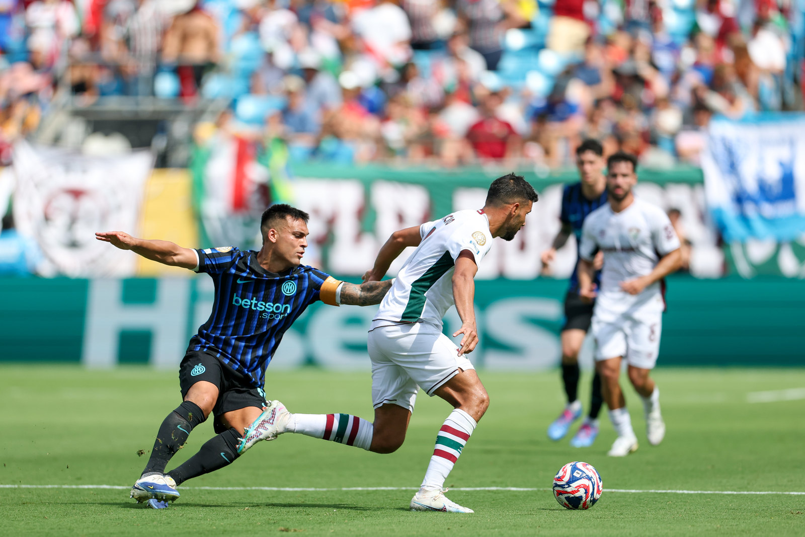 开云体育app包含赛地聚焦——亚冠今夜热度飙升，AC米兰临场应变，气氛紧张，临场指挥获称赞的词条