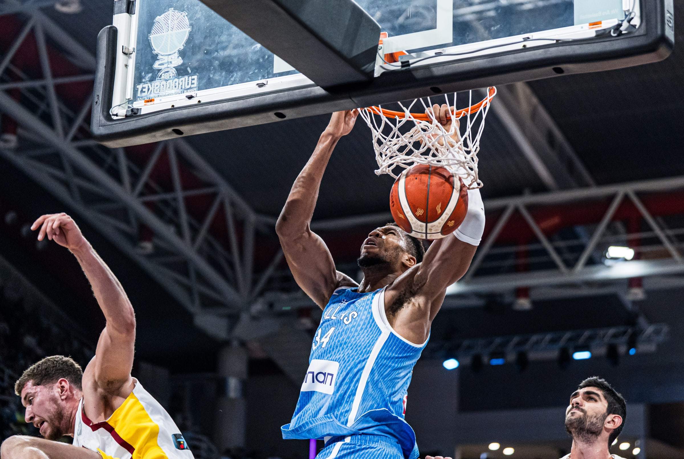 字母哥压哨绝杀